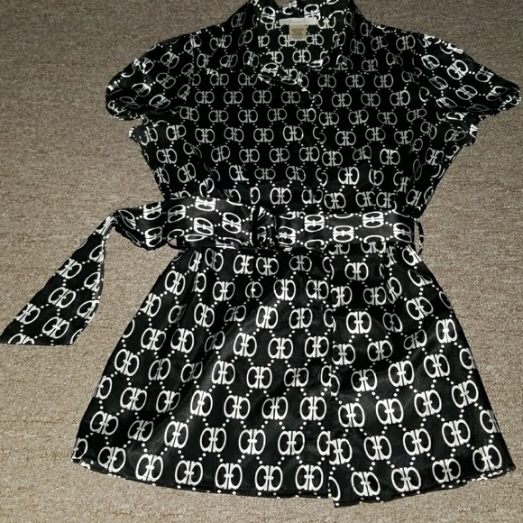 Black & white button up dress shirt w/belt - Picture 4 of 5